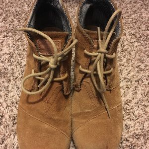 Toms Chestnut Wedge Booties